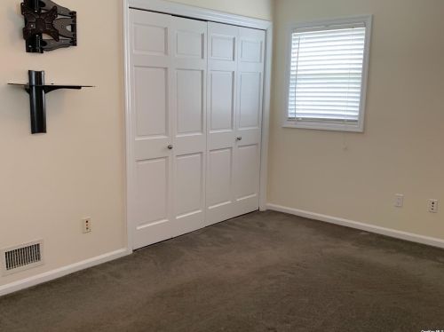 123 Thunder Rd, Holbrook NY  11741-4427 exterior