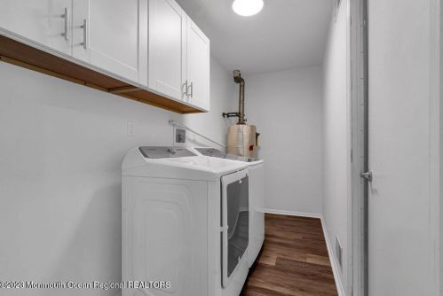 2 Taylor Ct, Lakewood NJ  08701-7317 exterior