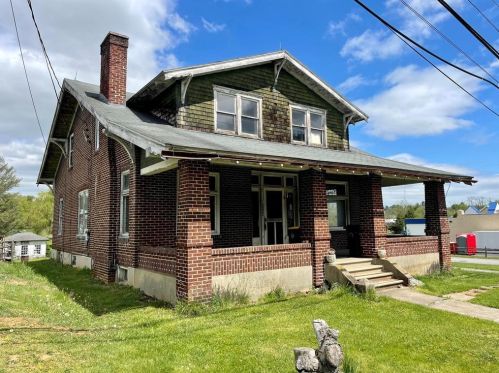 7809 Hamilton Blvd, Breinigsville, PA 18031-1218