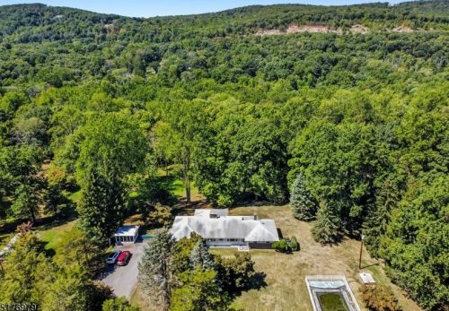 304 Jacksonville Rd, Lincoln Park NJ  07035-1515 exterior