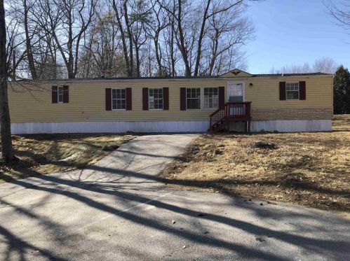 18 Wood Ter, Northwood, NH 03261-3826