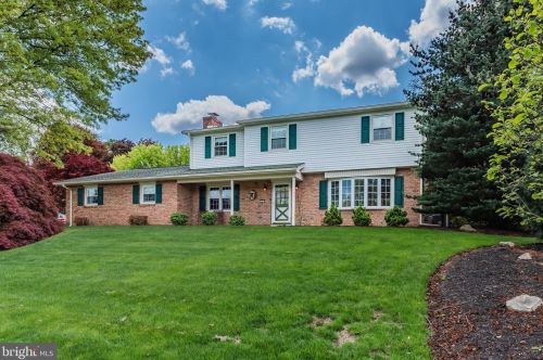 26 Manor Dr, Navy Sup Dpt, PA 17055-6133