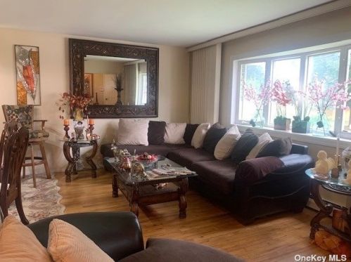 134 24th St, Wheatley Heights NY  11798-2108 exterior
