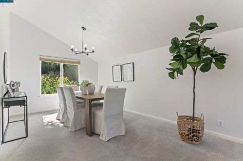 4304 Fallbrook Rd, Concord, CA 94521-3450