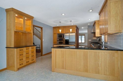 2249 Ferris Ln, Saint Paul, MN 55113-3877