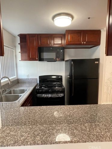 444 Myrtle St, Glendale, CA 91203-2918
