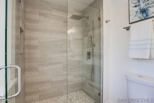 916 Alyssum Rd, Carlsbad CA  92011-3907 exterior