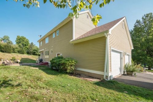 17 Yellow Hill Rd, Middletown, CT 06457-4971