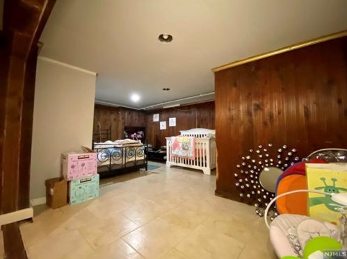 27 Union Ave, Nutley NJ  07110-3325 exterior