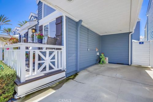 24 Bolivar St, Newport Beach CA  92663-4420 exterior