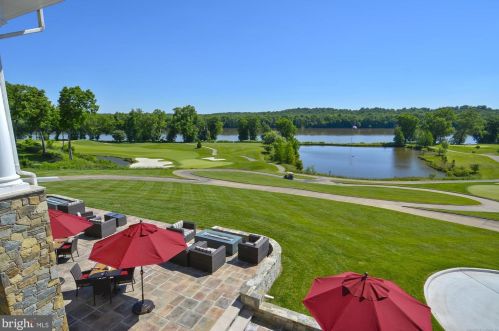 18285 Mullfield Village Ter, Leesburg VA  20176-7466 exterior