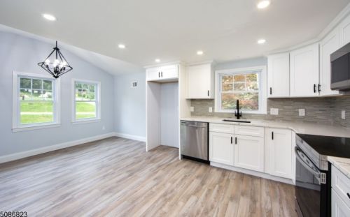 13 Orchard St, Califon NJ  07830-4134 exterior