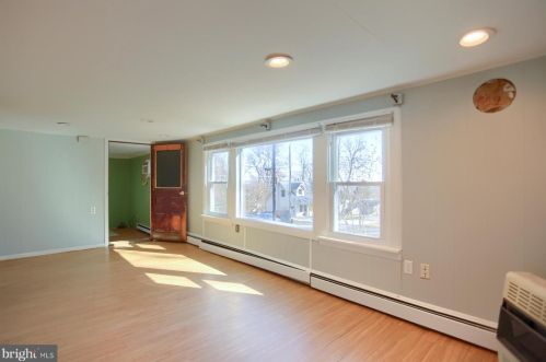 223 Hill St, Mount Holly Springs, PA 17065-1312