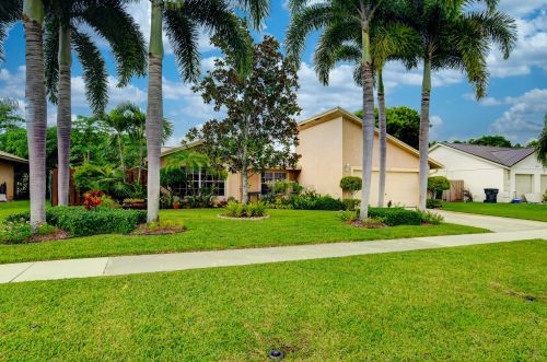 1661 Wyndcliff Dr, West Palm Beach, FL 33414-5952