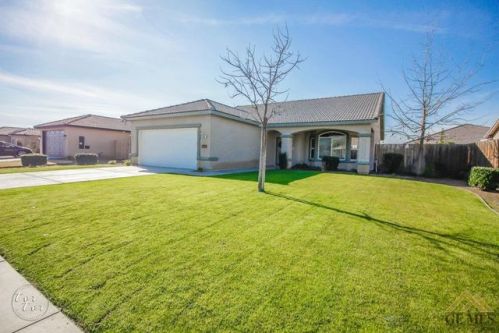 825 Hartley St, Bakersfield, CA 93263-3542