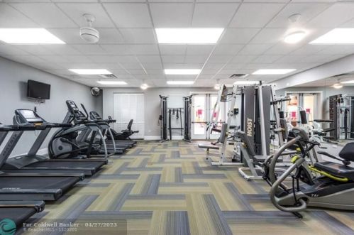 9796 Lemonwood Dr, Boynton Beach FL  33437-5452 exterior