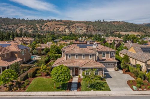 18481 Altimira Cir, Morgan Hill, CA 95037-9084