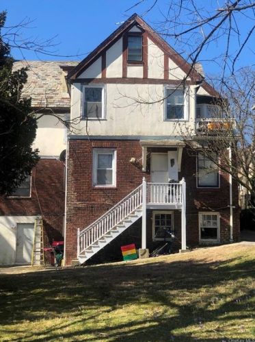 182 Church St, White Plains, NY 10601-1202