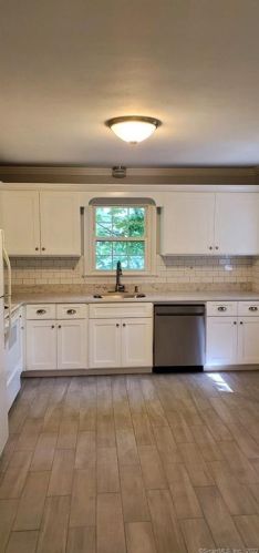 52 River St, New Canaan CT  06840-4231 exterior