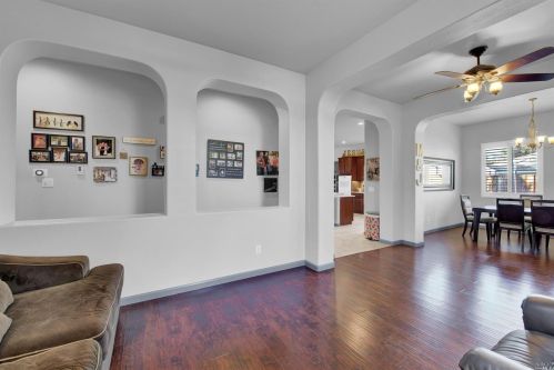 131 Feather Riv Cir, Vacaville CA 95688-8749 exterior