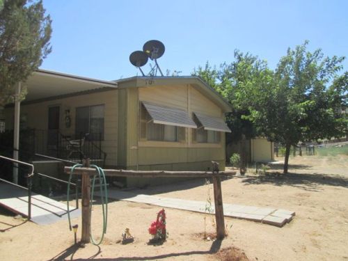 5501 Hanning St, Weldon, CA 93283-9513
