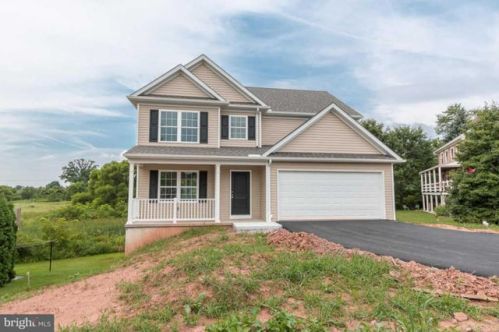 13 Red Fox Ct, Swartzville, PA 17569-9335