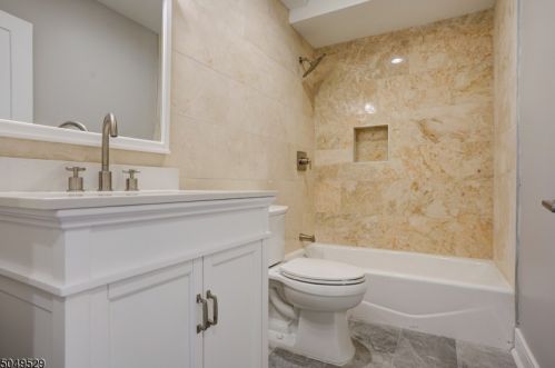 823 River Rd, Chatham Township NJ  07928-1026 exterior