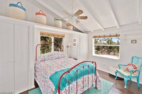 2629 Coconut Dr, Sanibel FL  33957-2005 exterior