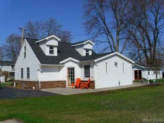 2119 Lake Rd, Youngstown, NY 14174-9781