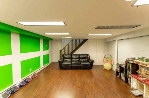 4 Hillside Ter, Airmont NY  10901-2105 exterior