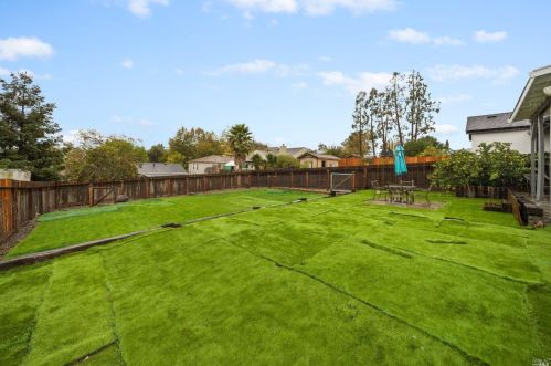 266 Hillcrest Ave, Benicia CA  94510-2225 exterior
