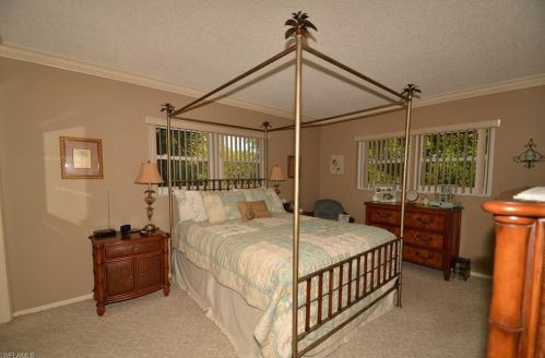 5499 Rattlesnake Hammock Rd, Naples FL 34113-7465 exterior