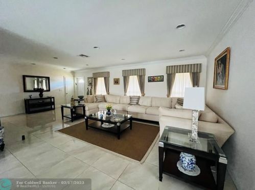 3720 54th Ave, Hollywood FL  33021-2207 exterior