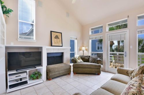 25314 Intrepid Ln, Galveston TX  77554-6612 exterior