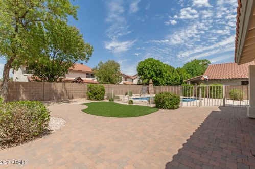 5722 Larkspur Dr, Glendale, AZ 85304-1802