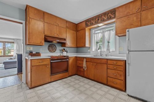545 7th Ave, West Bend WI  53095-3915 exterior