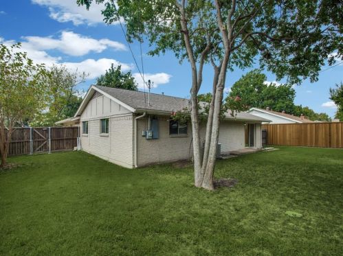 500 Salem Dr, Richardson TX  75080-3431 exterior