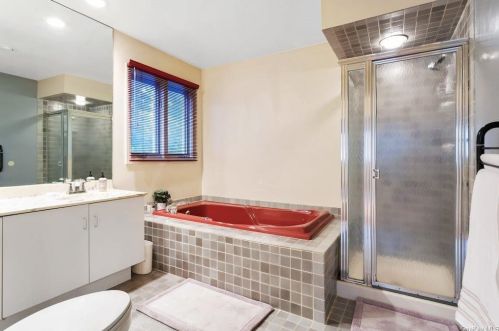 45 Spg Pond Dr, Crotonville NY  10562-2034 exterior