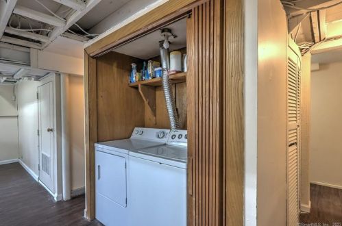 25 Wayne Rd, Milford CT  06460-3843 exterior