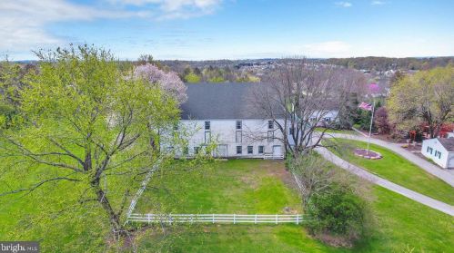 6411 Devonshire Hts Rd, Harrisburg PA 17111-4818 exterior