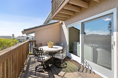 2510 Hastings Dr, Belmont CA  94002-3322 exterior