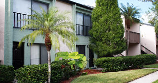 305 Glades Cir, Largo FL  33771-5016 exterior