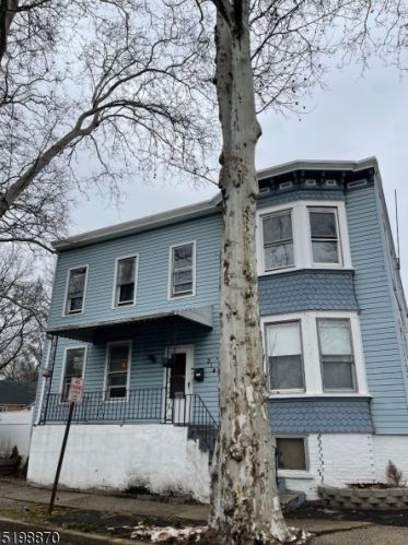 314 Park St, East Orange, NJ 07017-1848