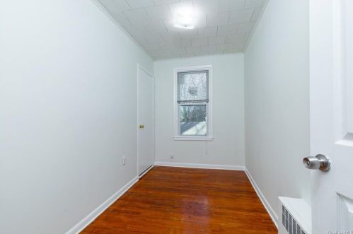 17 Fairmont Ave, Poughkeepsie NY 12603-2400 exterior