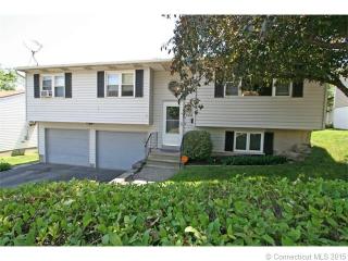 586 Hill St, Waterbury, CT 06704-2347