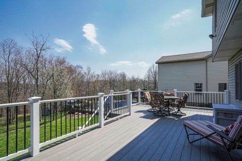 363 Birch St, Imperial PA  15126-1151 exterior