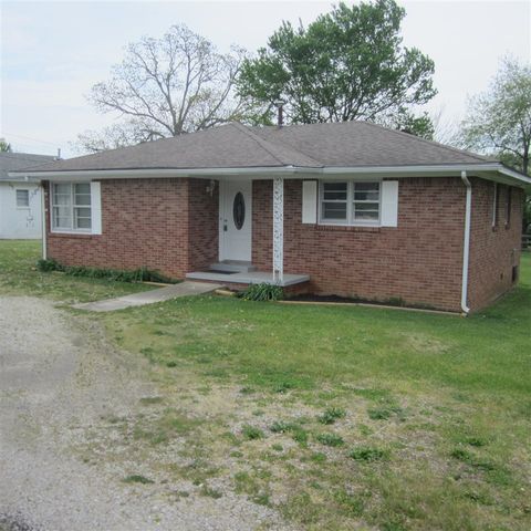 218 1st St, Irvington, KY 40146-7270