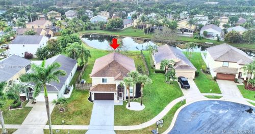 8917 Aubrey Ln, Boynton Beach, FL 33472-5102