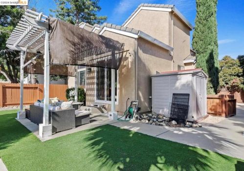 736 Clifton Way, Vacaville CA  95688-8547 exterior