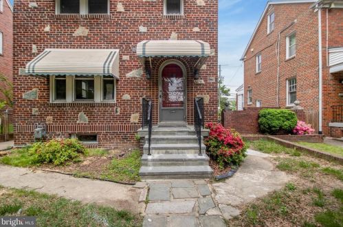 6011 Dakota Ave, Washington, DC 20011-1436